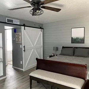 Apartment 20 Chelsea Place On The Park, Phoenix